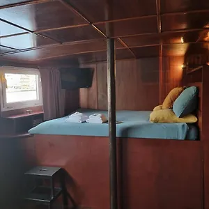 Botel La Du Capitaine